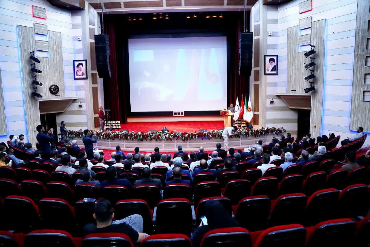 در آیین معارفه مدیر عامل باشگاه مس رفسنجان