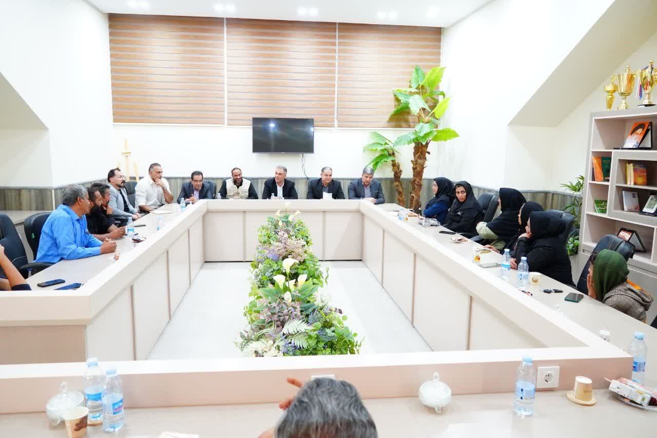 نشست صمیمی مدیر عامل باشگاه با اعضای کانون هواداران