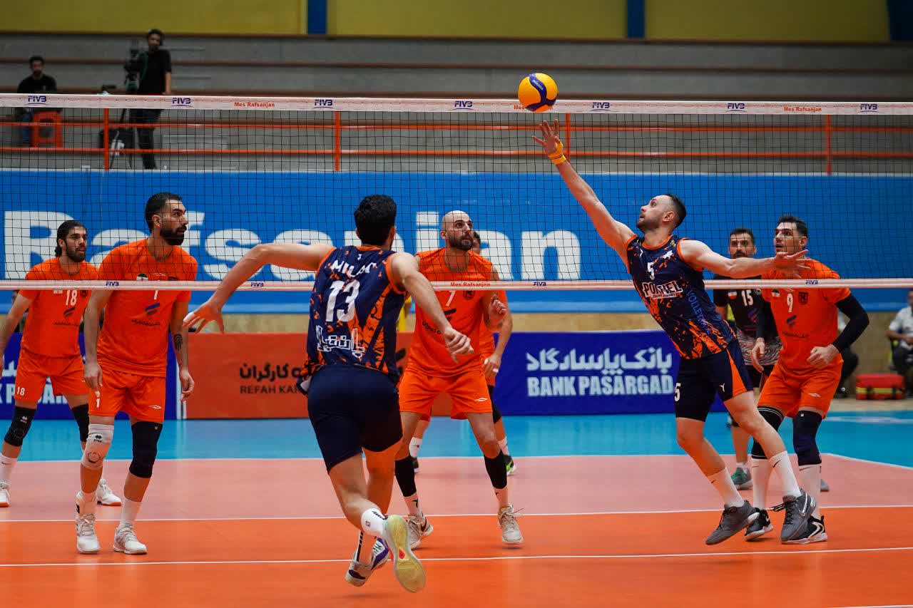 توقف سروقامتان مس رفسنجان در خانه