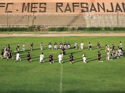 به احترام درگذشت فوتبالیست آبادانی/اعضای مس رفسنجان یک دقیقه سکوت کردند