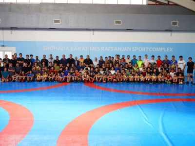 اولین جلسه تمرین مشترک اکادمی های شهرستان در سالن کشتی مجموعه ورزشگاه شهدای صنعت مس رفسنجان